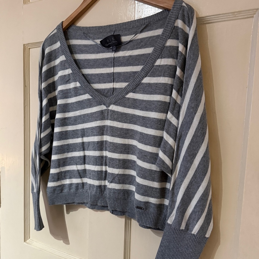 GRAY WHITE STRIPE CARDIGAN SWEATER V-NECK OVERSIZED CROP TOP URBAN